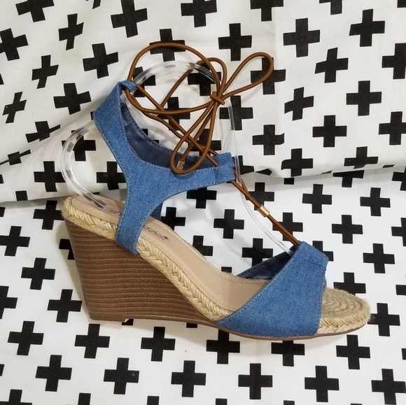Shoe Dazzle Shoes - Like new blue Denim Shoedazzle wedge heel sandals